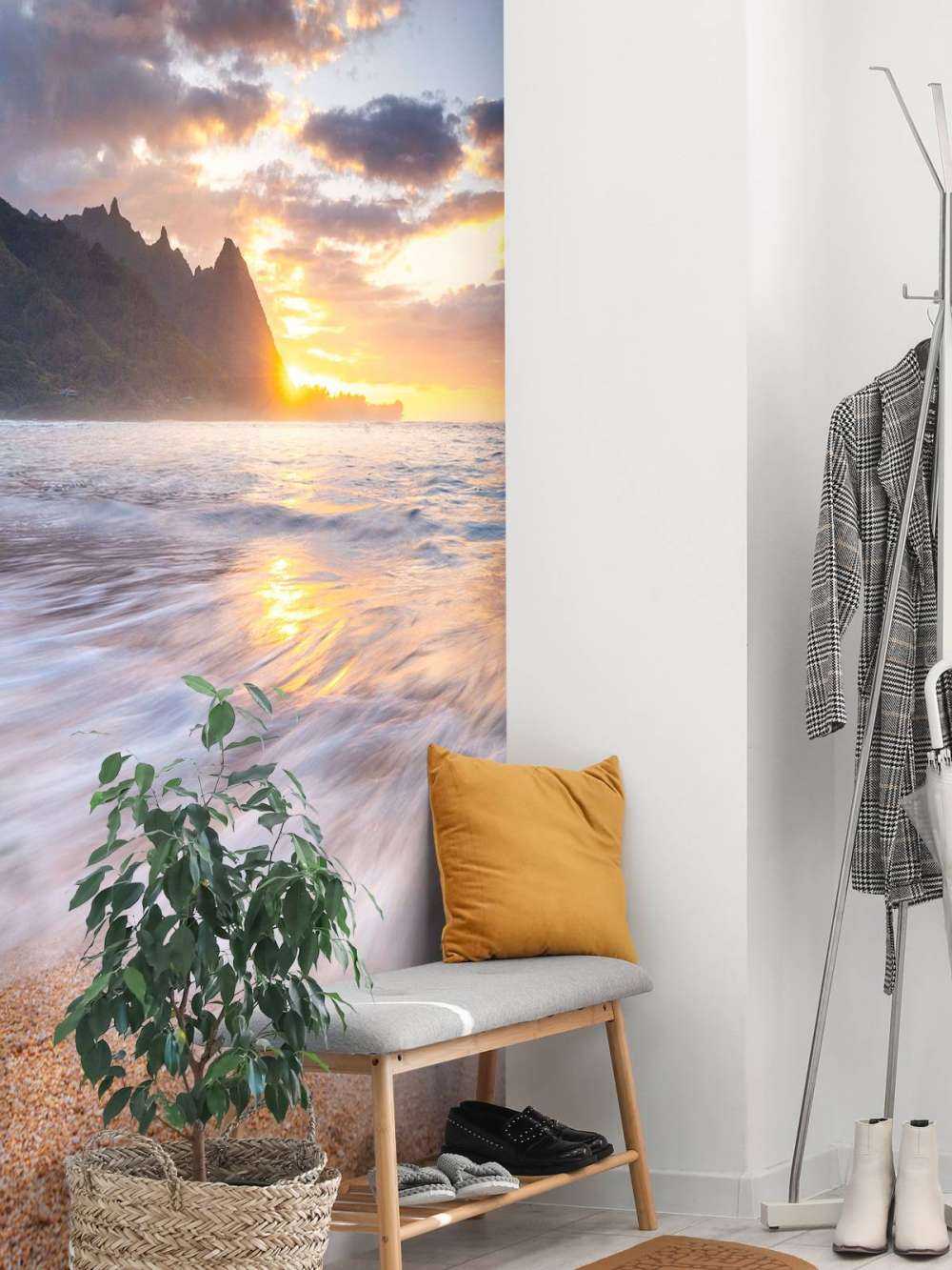 Soleil d'or sur une plage tropicale