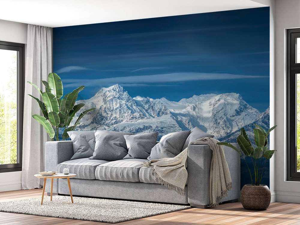 Lumière d'hiver sur les sommets alpins.