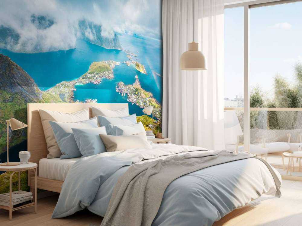 Arc-en-ciel au-dessus des îles du fjord