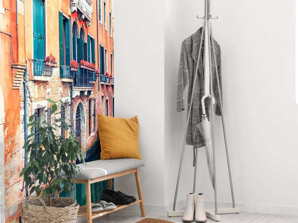 Des façades chaleureuses le long du canal vénitien.