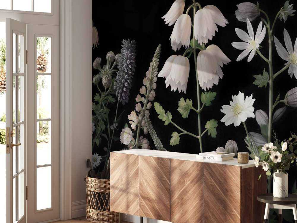 Fleurs des champs sombres avec floraison pastel