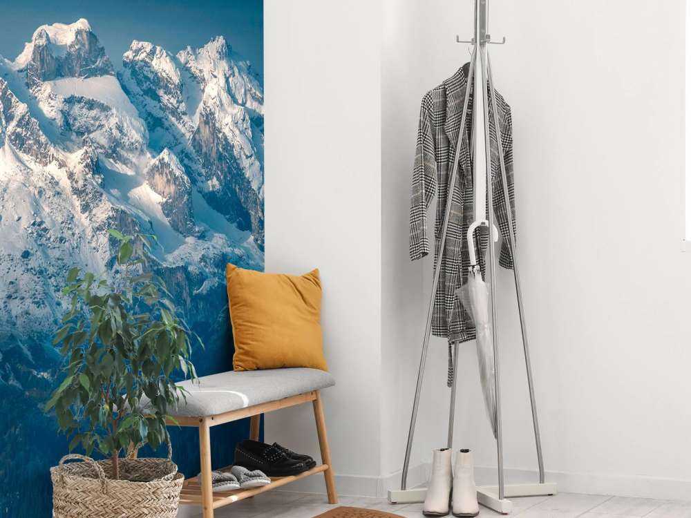 Lumière de cristal sur des sommets enneigés