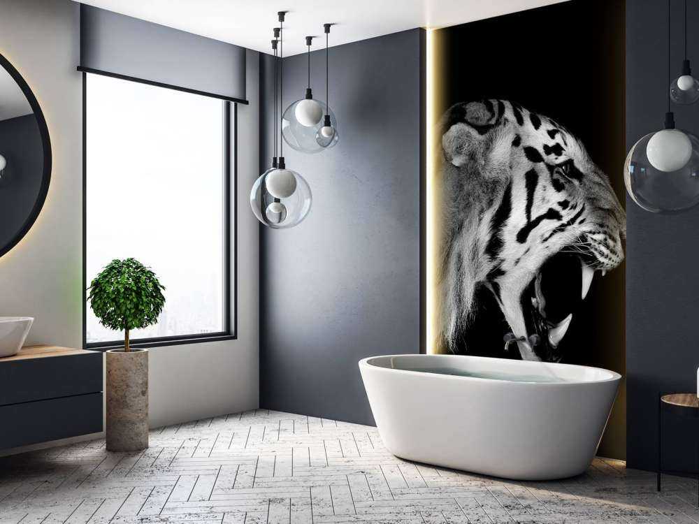 Tigre rugissant noir