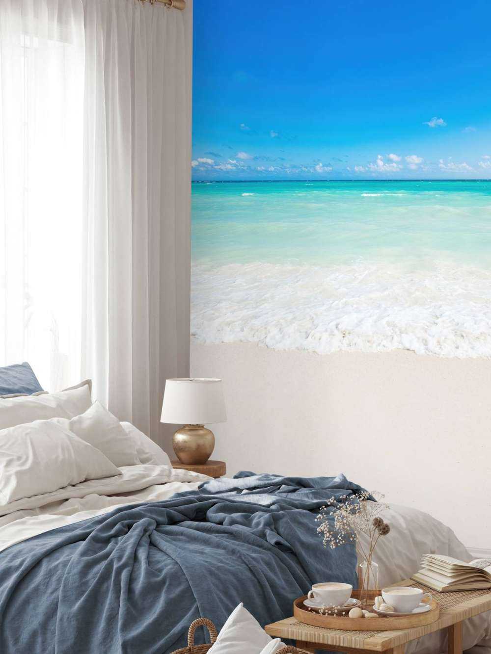 Plage et vagues blanches