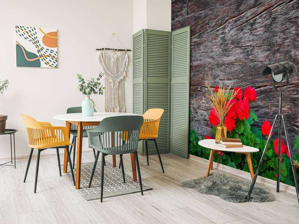 Bois vieilli avec des fleurs