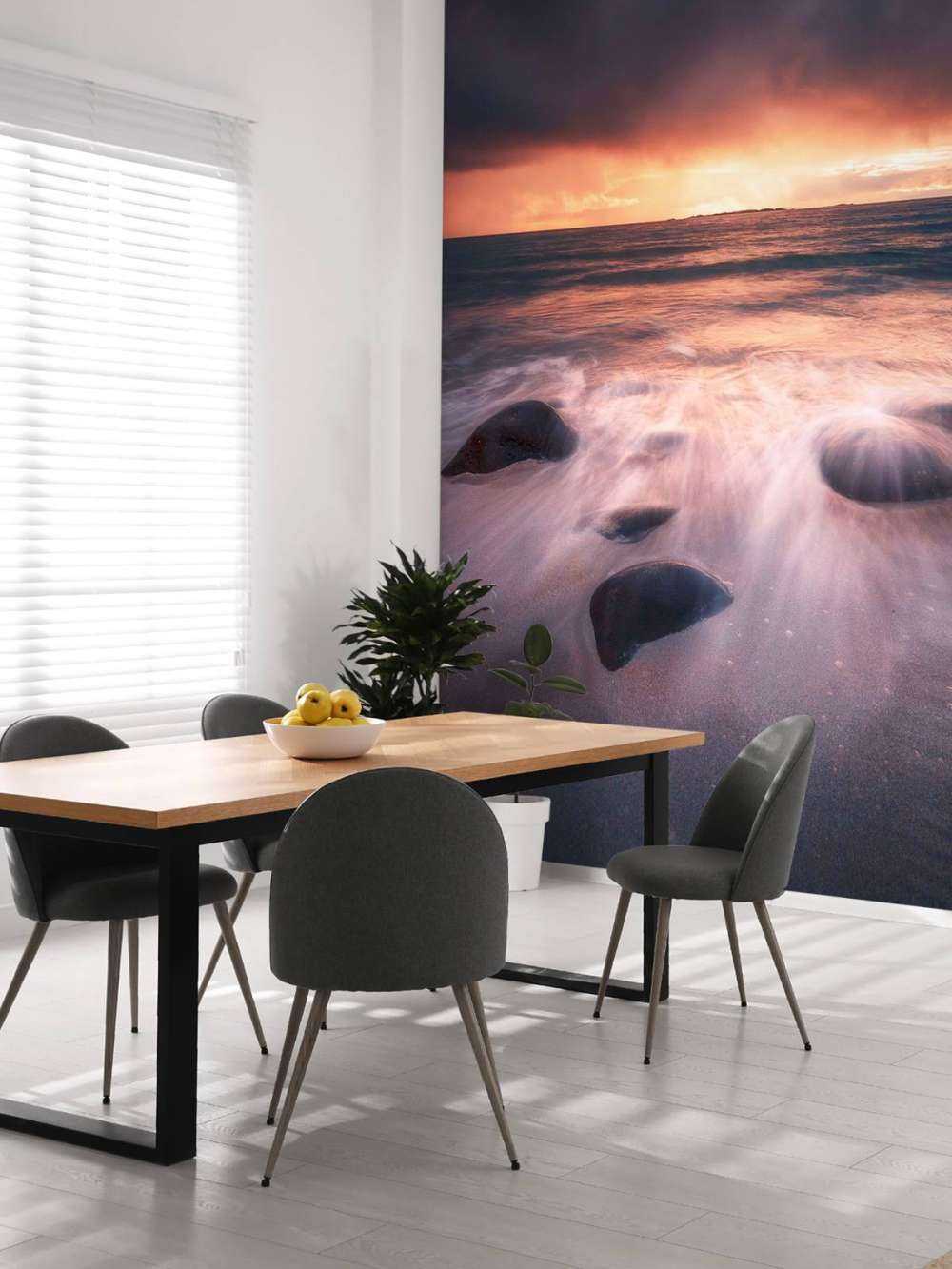 Lueur du soir sur la côte rocheuse