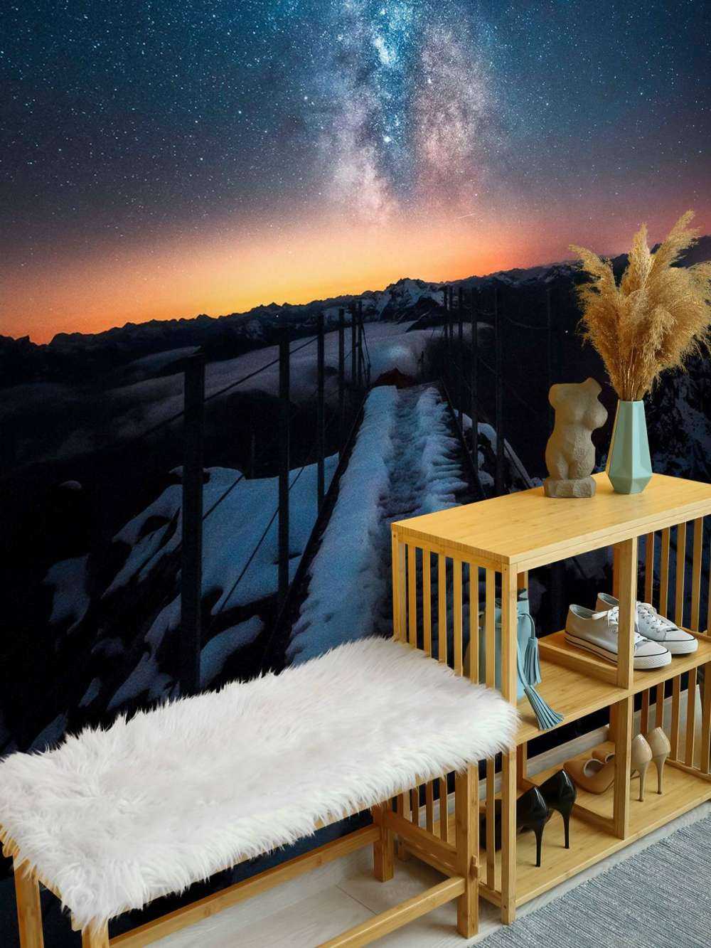 Chemin des étoiles sur la montagne enneigée