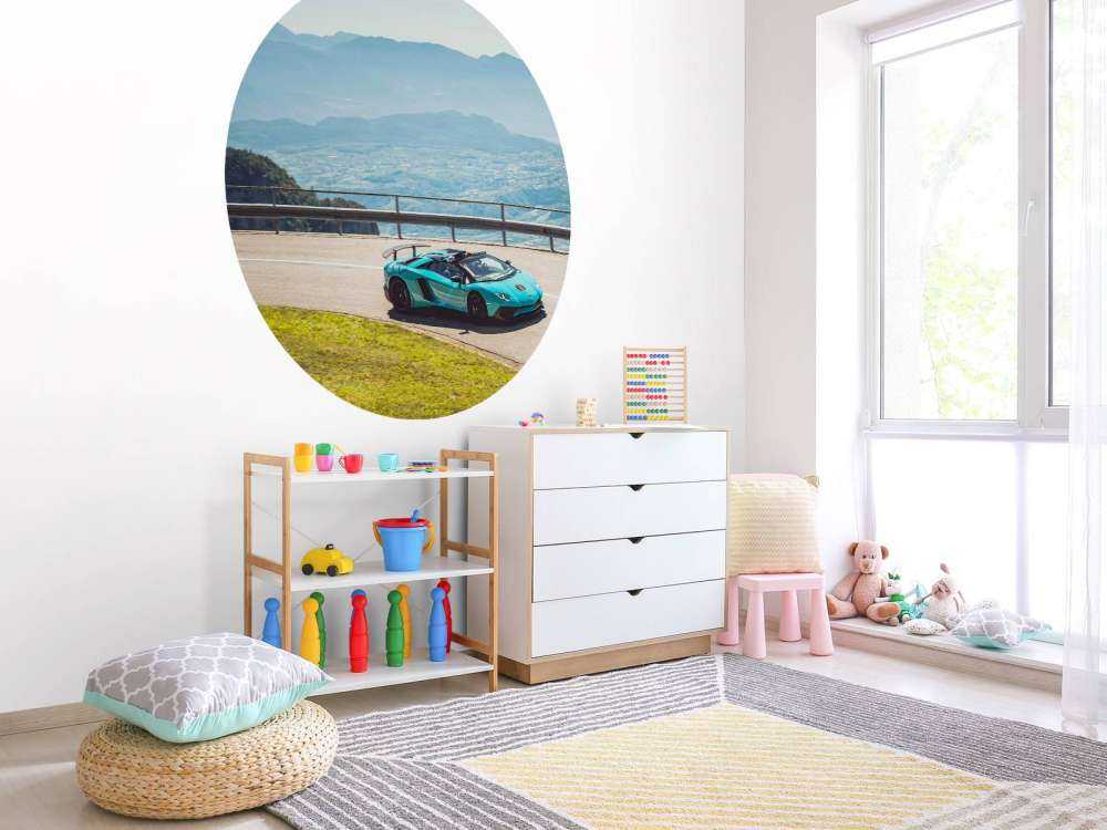 Alpenrit avec des voitures de sport de luxe