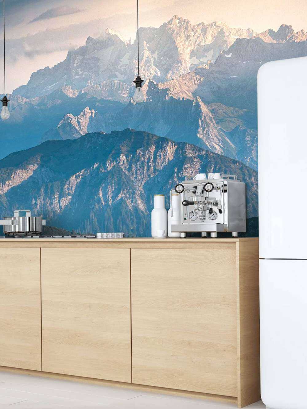 La stratification bleue dans les montagnes.