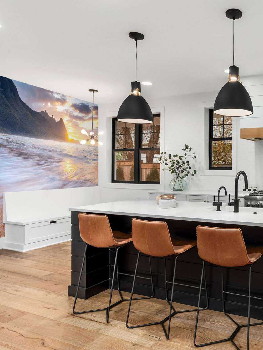 Soleil d'or sur une plage tropicale