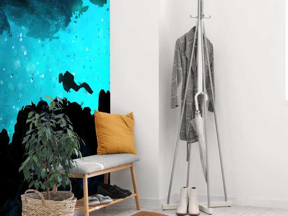 Grotte étroite avec plongeur