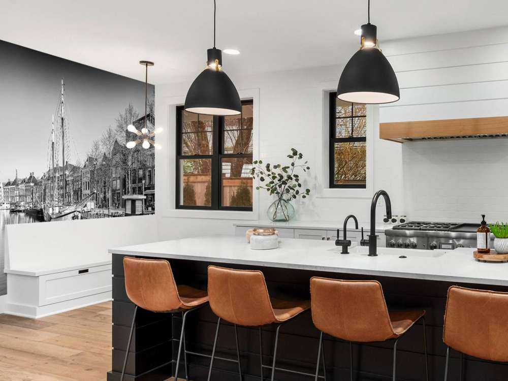 Navire historique situé sur la rivière A à Groningen En noir et blanc 