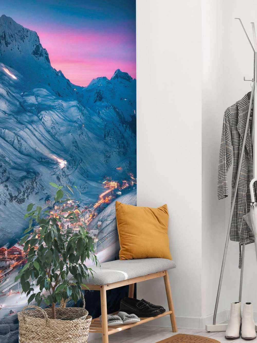 Village enneigé sous un ciel du soir violet