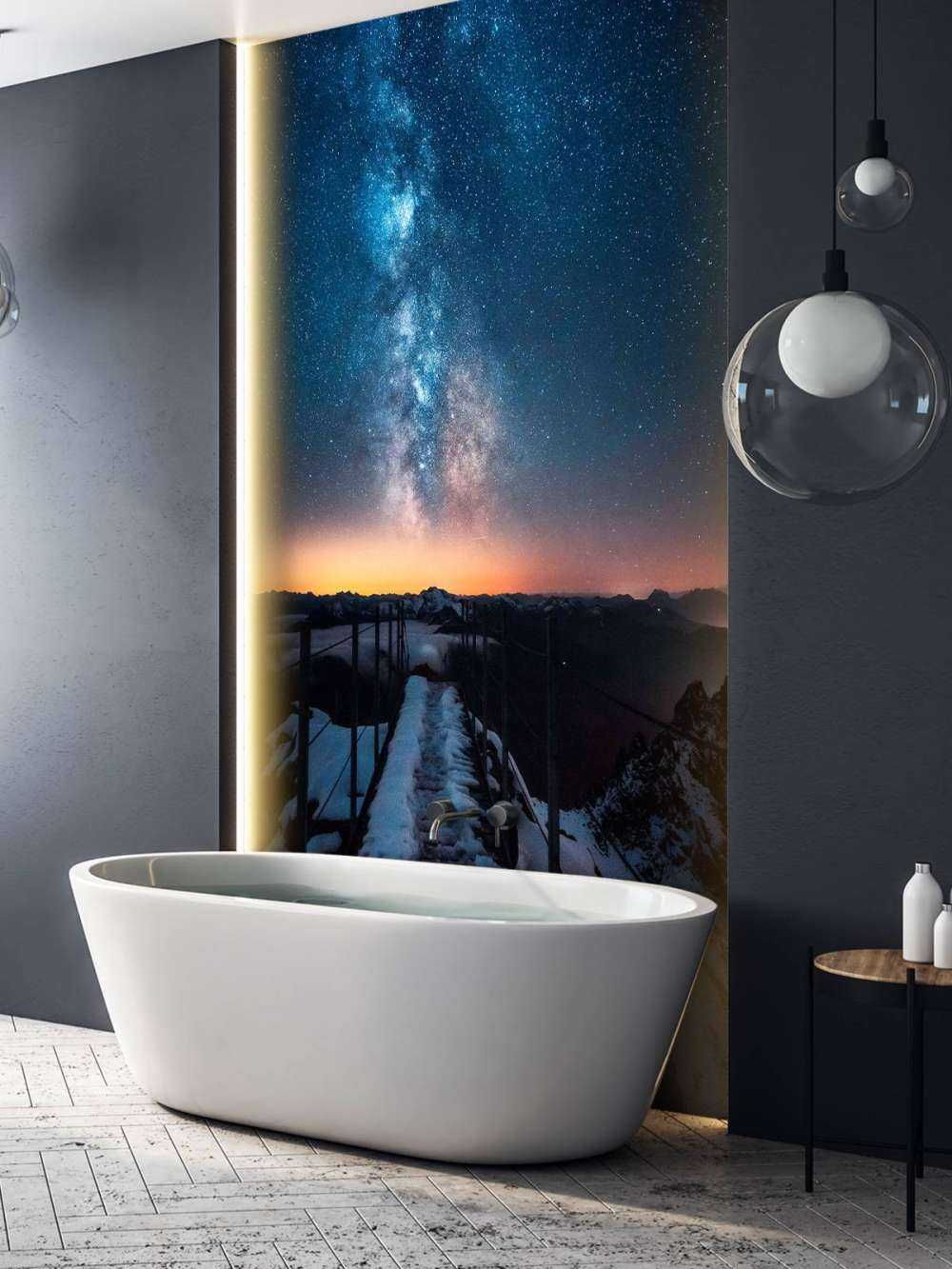 Chemin des étoiles sur la montagne enneigée