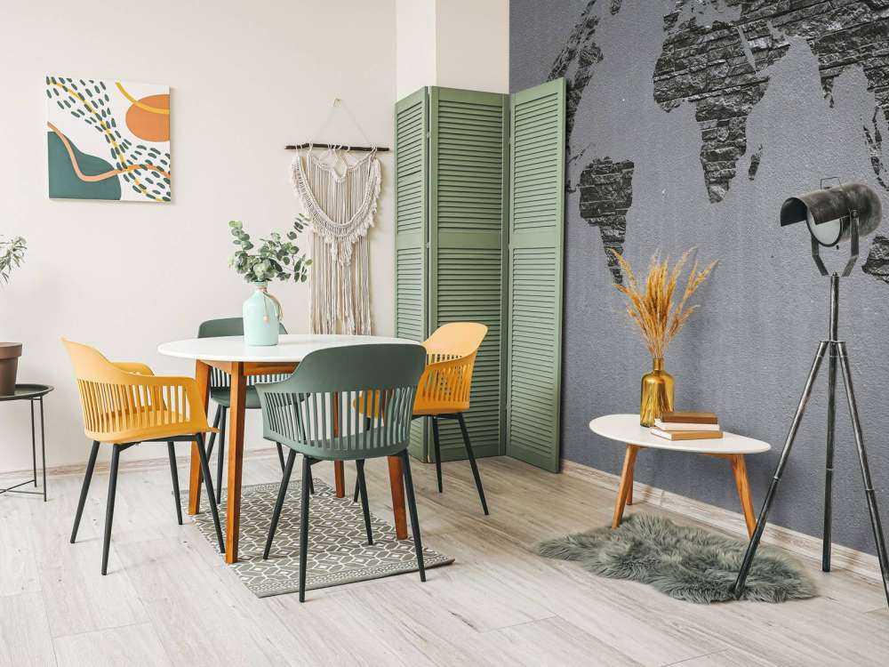 Pierres de la carte du monde sur du béton gris