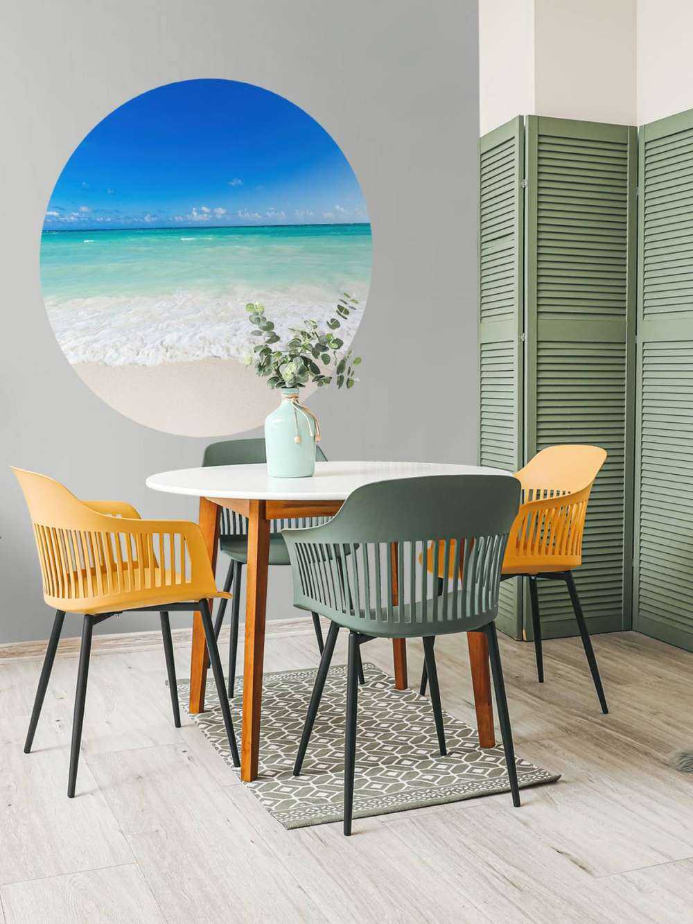 Plage et vagues blanches