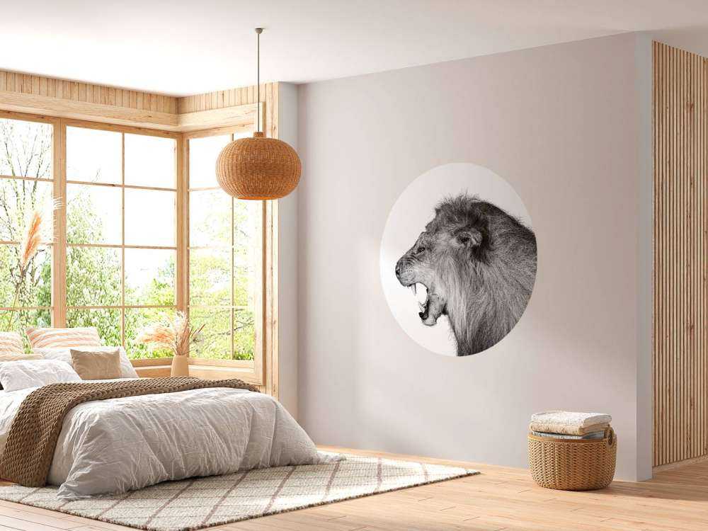 Lion rugissant blanc