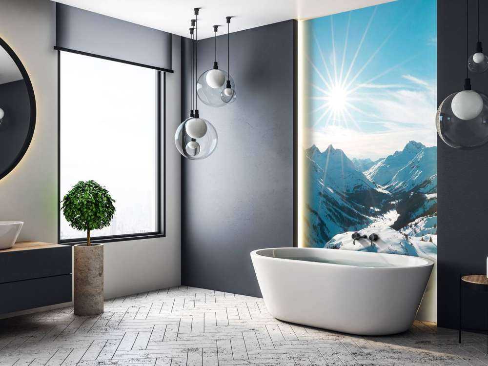 Soleil d'hiver clair au-dessus de la vallée alpine