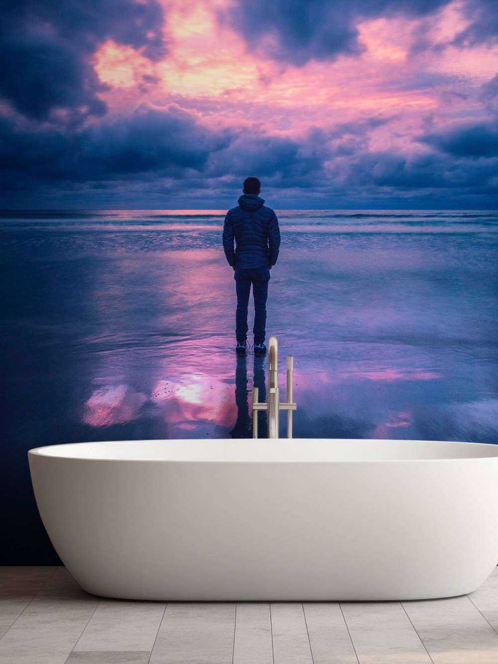 Crépuscule pourpre sur une côte silencieuse