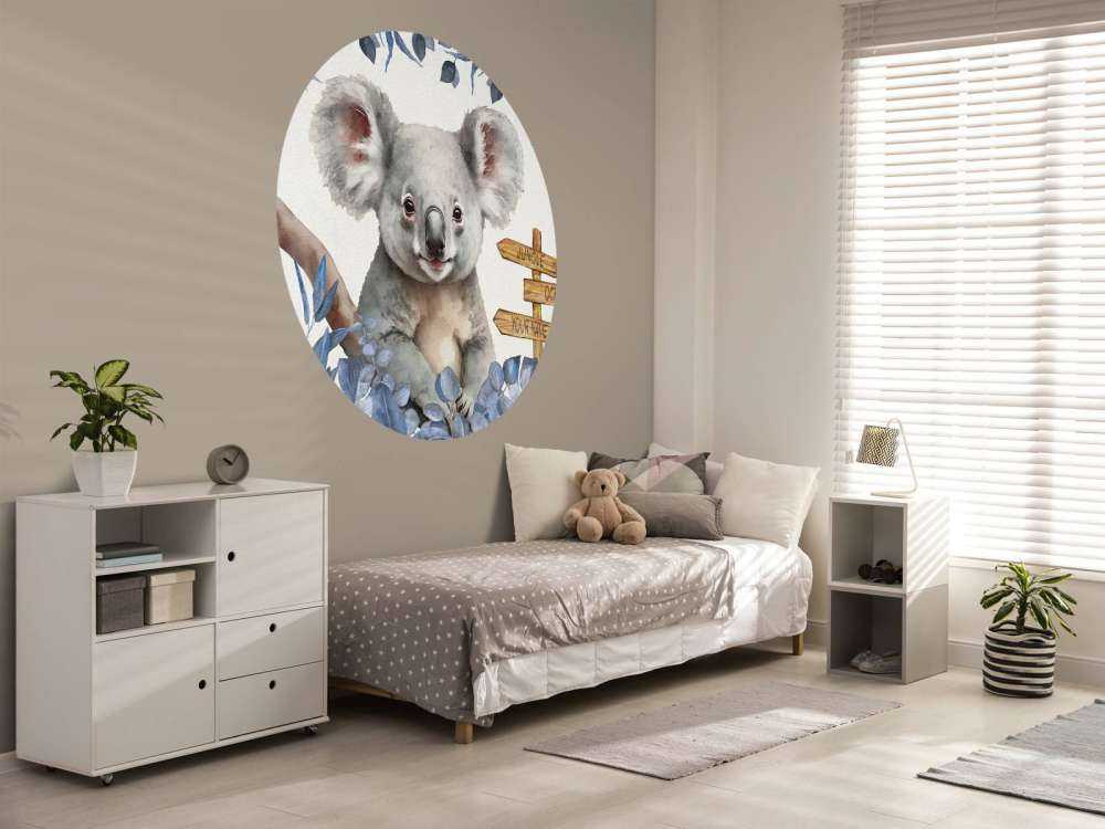 Bébé koala dans la jungle bleu