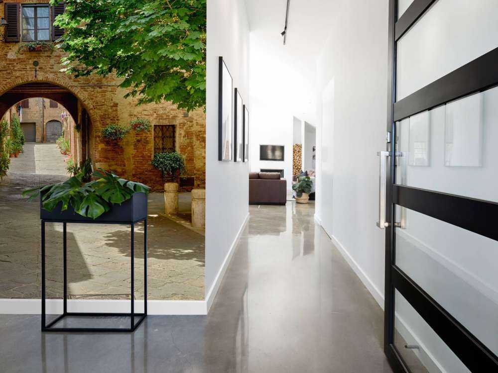 Belle rue à arcades