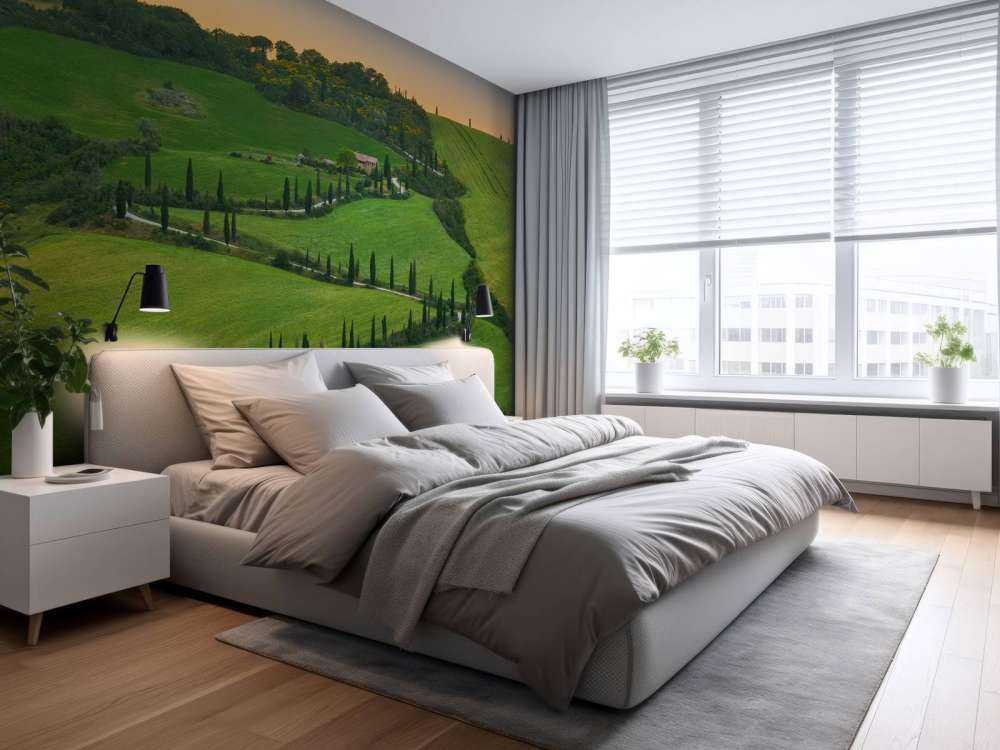 Route sinueuse avec des cyprès