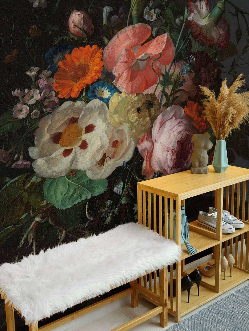 Nature morte avec des fleurs sur une table en marbre