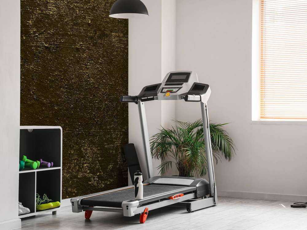 Une structure dorée et rayonnante