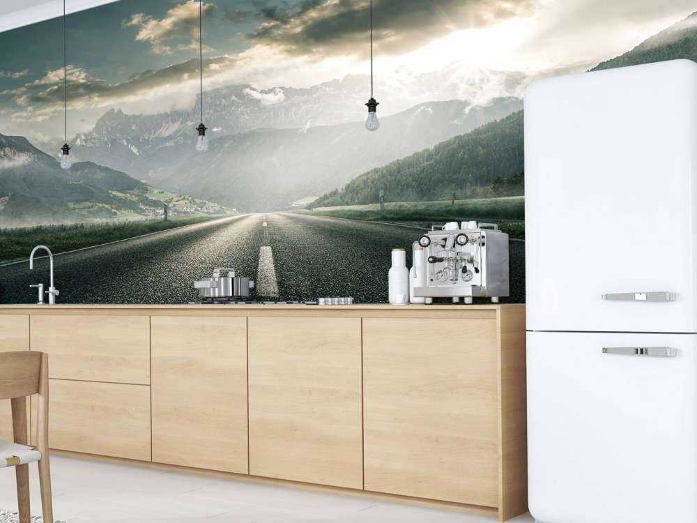 Route dans un paysage montagneux