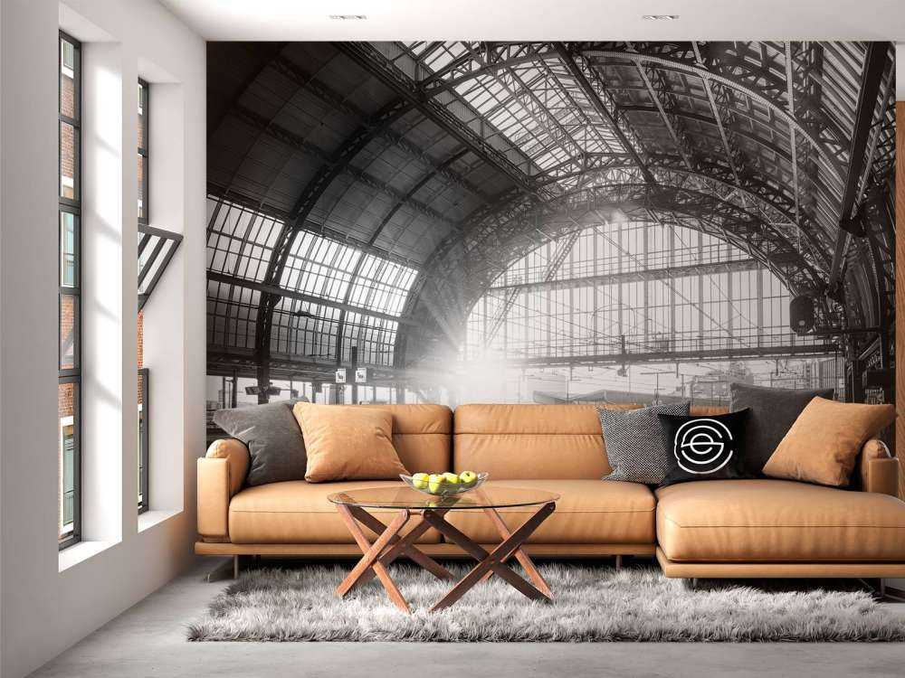 Lever de soleil sur une station en noir et blanc