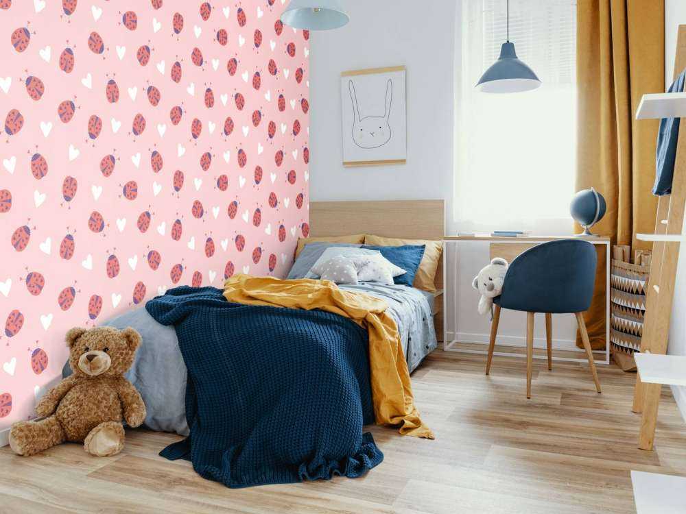 Coccinelles avec des cœurs