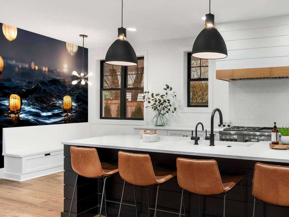 Lanterns au-dessus de l'eau