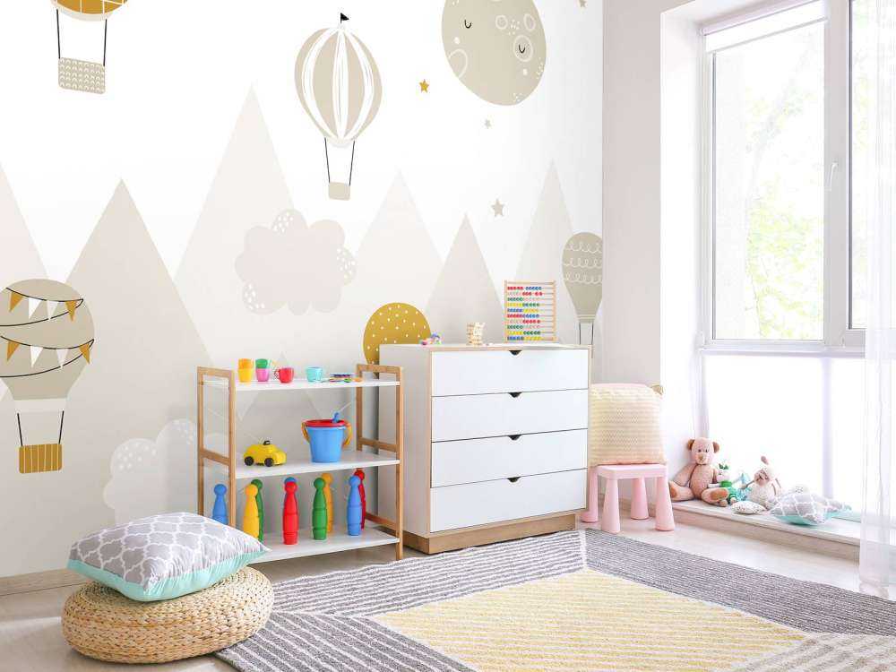 Montgolfières à travers les montagnes