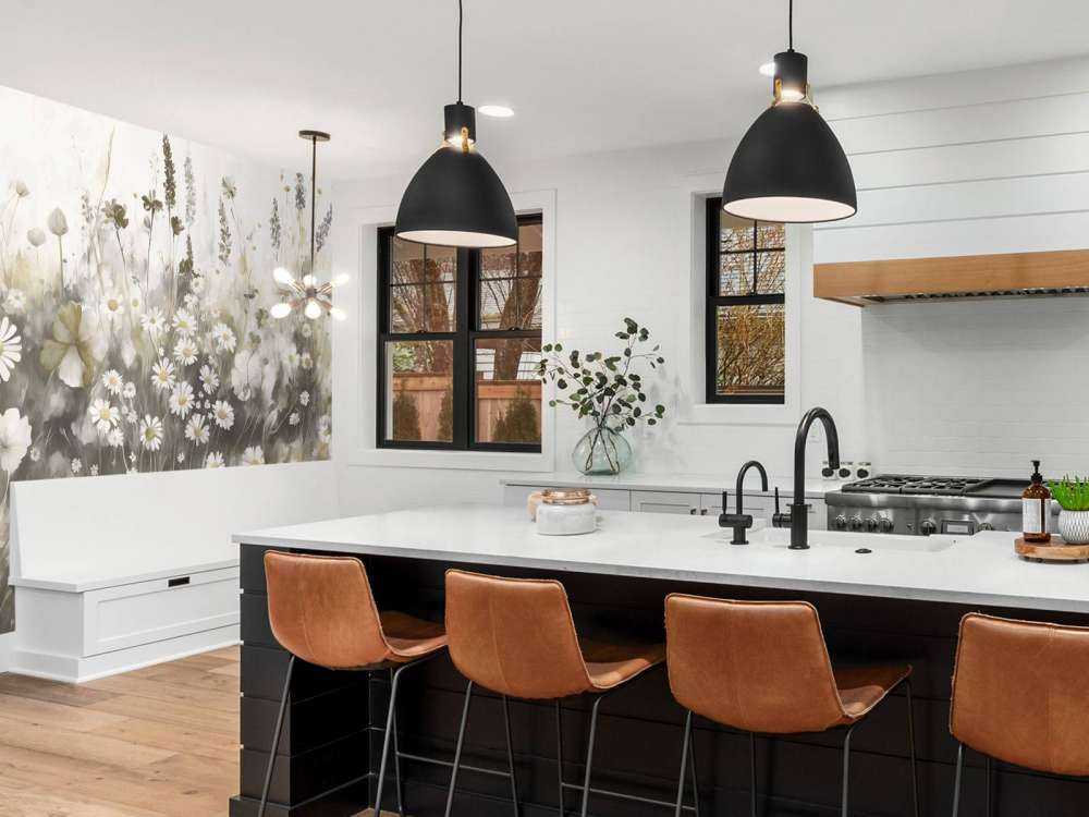 Végétation luxuriante de l'été taupe chaud