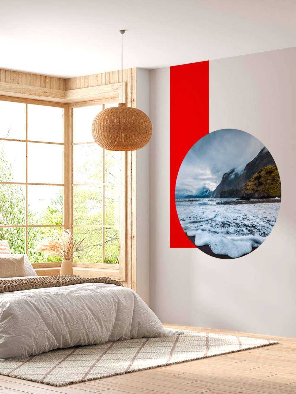 Côte dramatique avec des falaises brumeuses