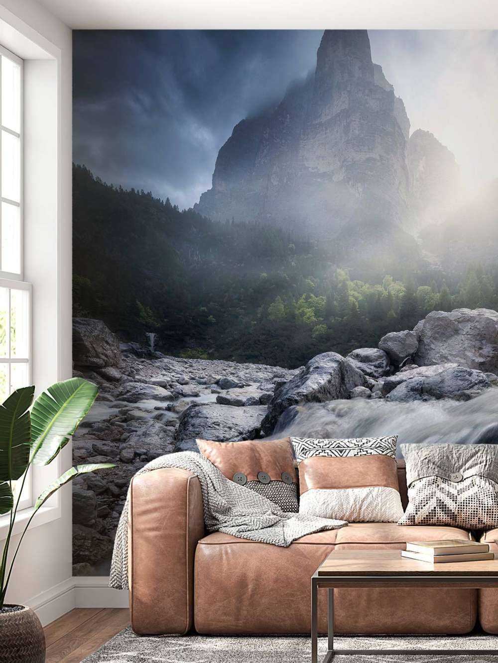 Mistige Bergstroom au lever du soleil