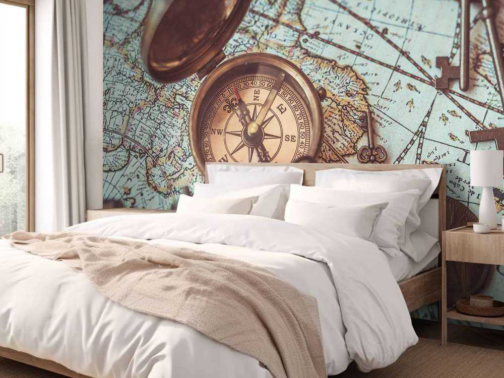 Vieille carte du monde avec boussole