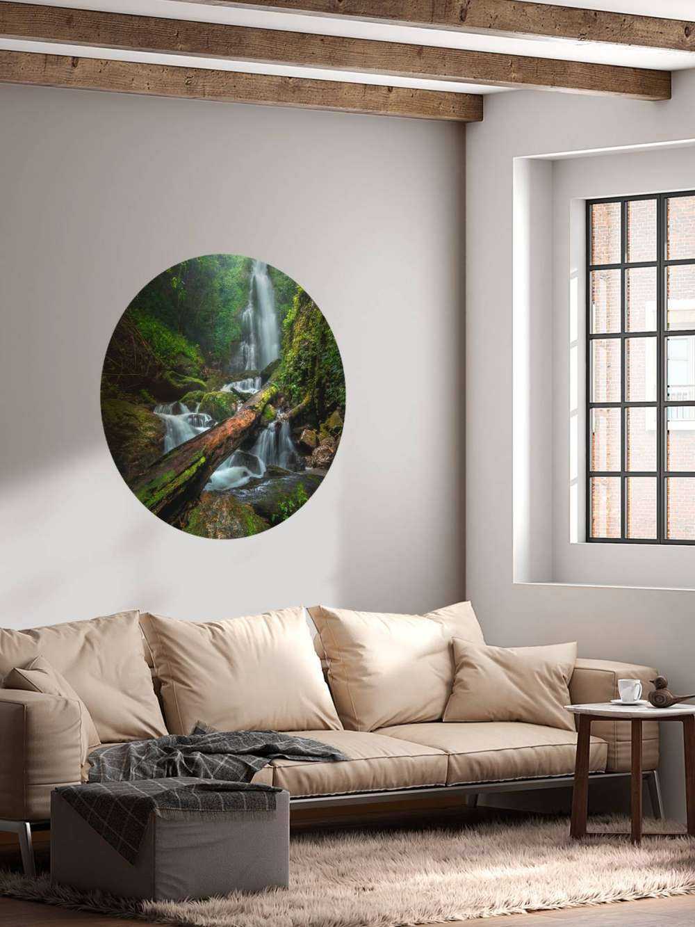 Gros plan sur une chute d'eau