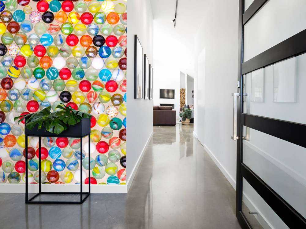 Motifs colorés de billes en verre