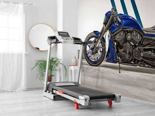 Une moto bleue
