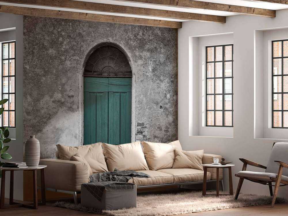 Porte verte dans un vieux mur