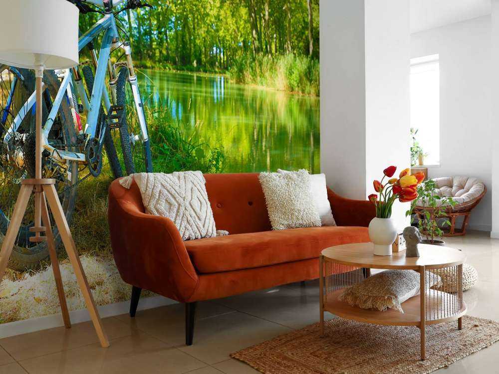 Vélo près d'une rivière