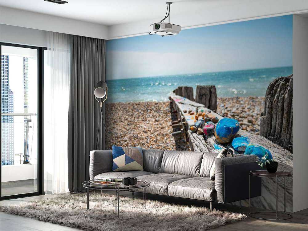 Plage avec des pierres