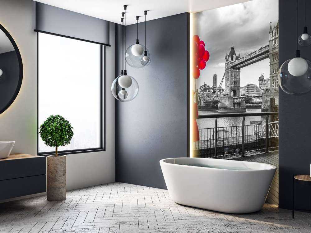 Femme sur le pont de la Tour