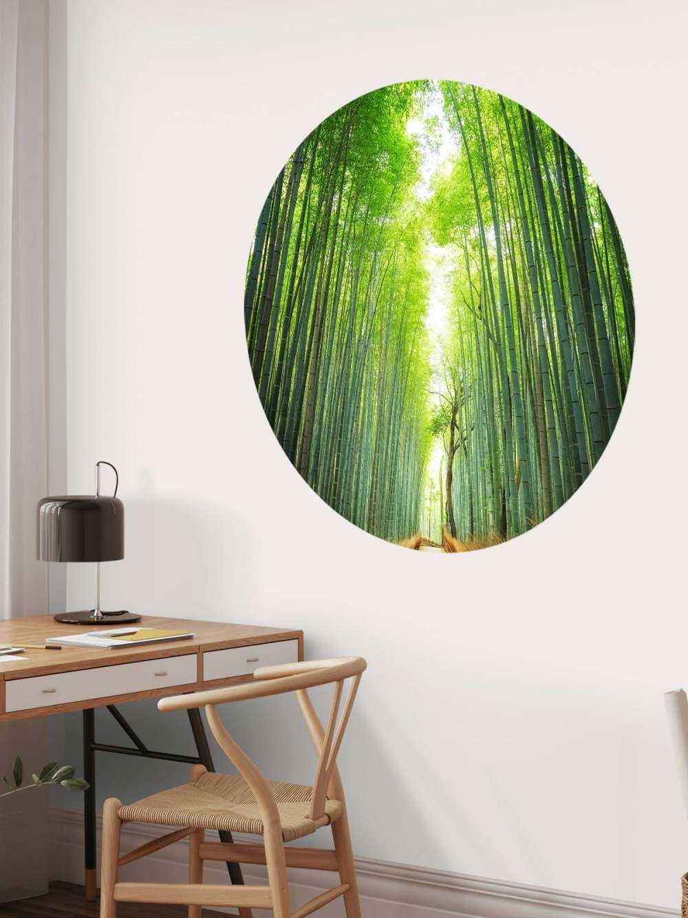 Sentier à travers le bambou