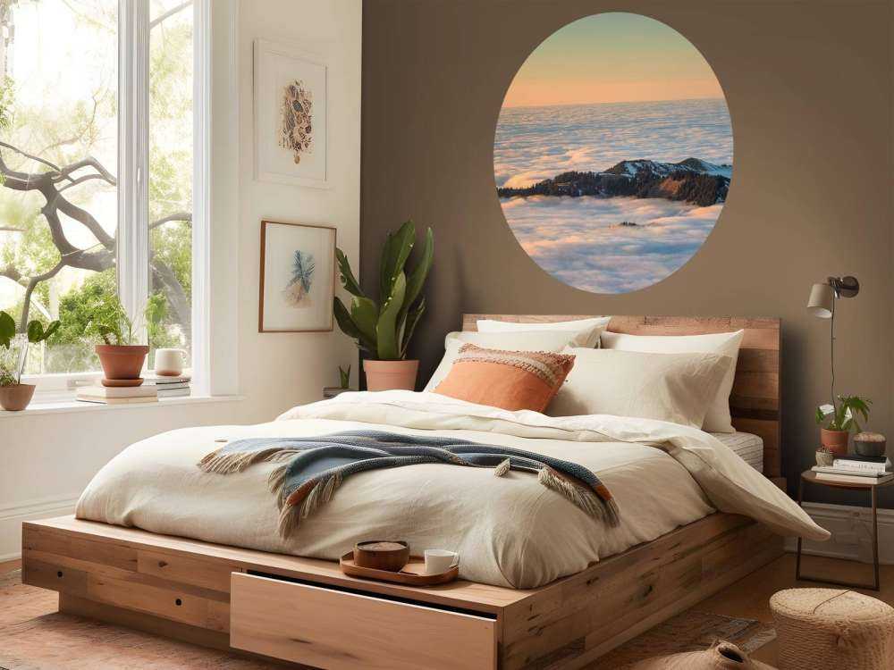 Bergkam flottant dans la mer de nuages