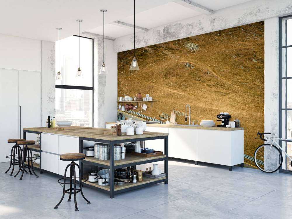 Audi R8 sur une route de montagne isolée