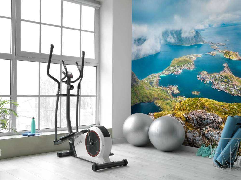 Arc-en-ciel au-dessus des îles du fjord