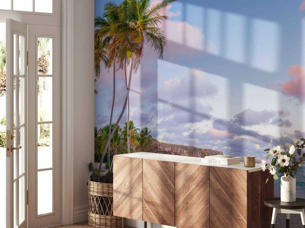 Plage tropicale au crépuscule.