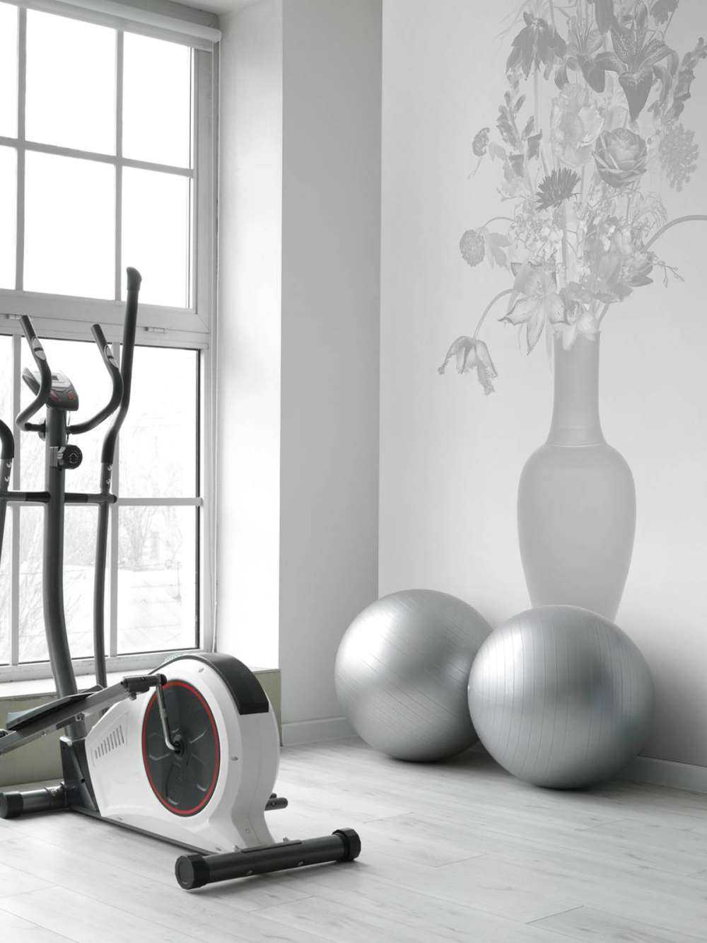 Généreux bouquet de fleurs noir et blanc